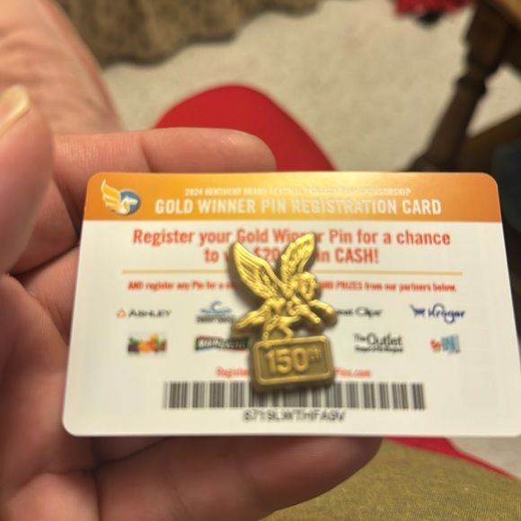 2024 Gold Kentucky Derby Pegasus Pin - Picture 1 of 1